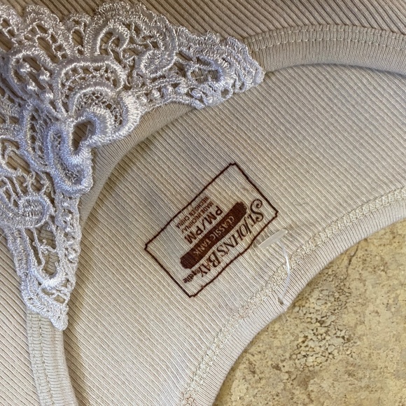 Cream/Tan cropped tank women's - Picture 2 of 3